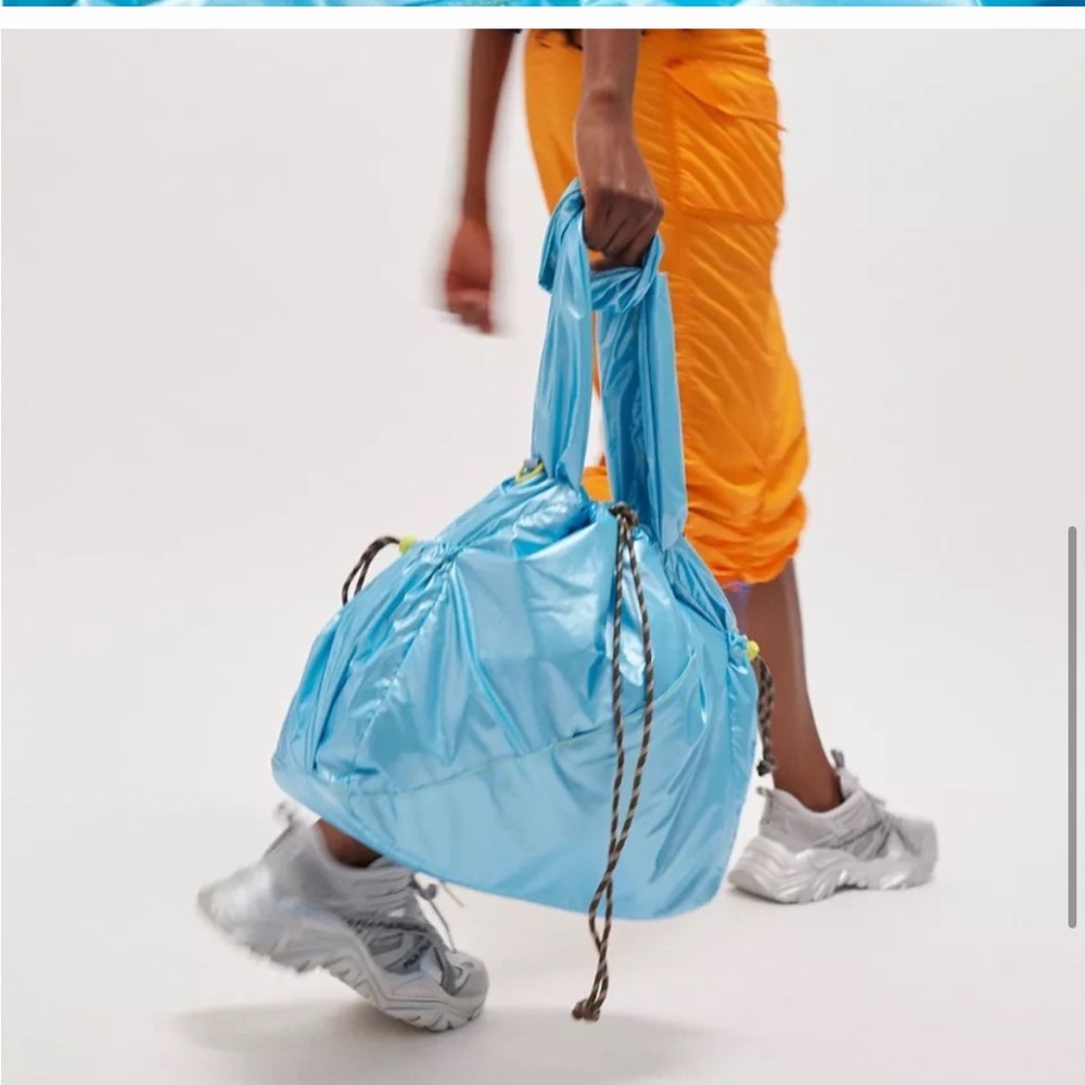 NWT Urban Outfitters Metallic Blue Sports Shoulder bag / tote